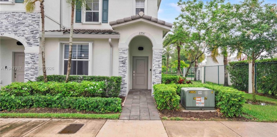 Таунхаус в Хомстед, Флорида 3 спальни, 123.37м2 № 2061460