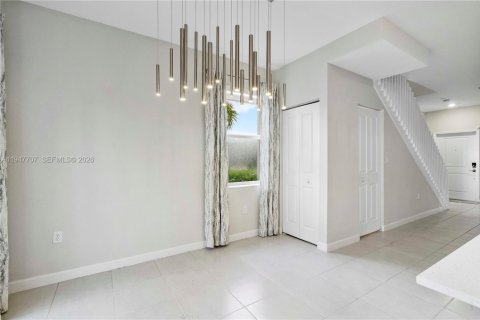 Купить таунхаус в Хомстед, Флорида 3 спальни, 123.37м2, № 2061460 - фото 15