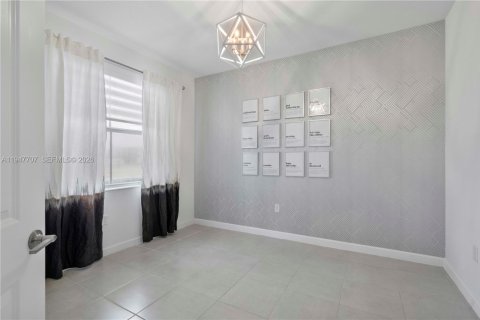 Купить таунхаус в Хомстед, Флорида 3 спальни, 123.37м2, № 2061460 - фото 5