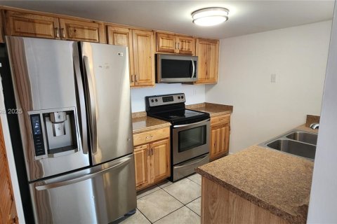 Copropriété à louer à Miami, Floride: 2 chambres, 90.95 m2 № 1920504 - photo 8