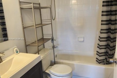 Copropriété à louer à Miami, Floride: 2 chambres, 90.95 m2 № 1920504 - photo 16