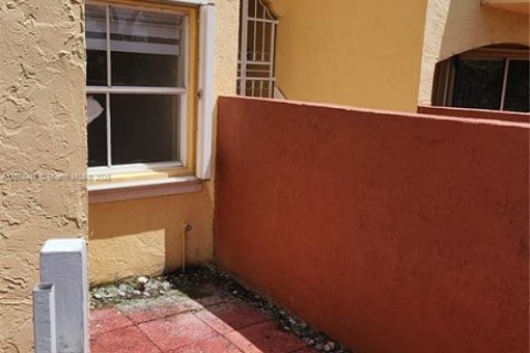 Copropriété à louer à Miami, Floride: 2 chambres, 90.95 m2 № 1920504 - photo 4