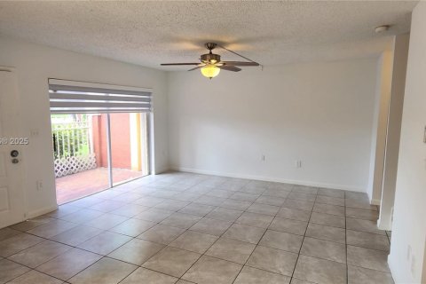 Copropriété à louer à Miami, Floride: 2 chambres, 90.95 m2 № 1920504 - photo 7