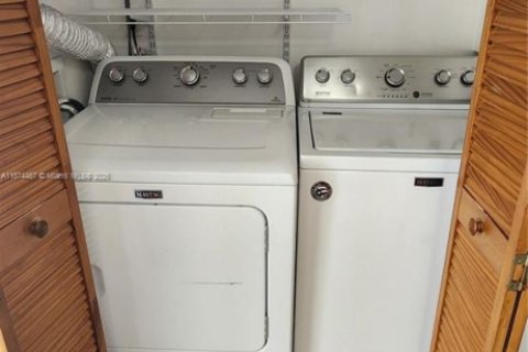 Copropriété à louer à Miami, Floride: 2 chambres, 90.95 m2 № 1920504 - photo 9