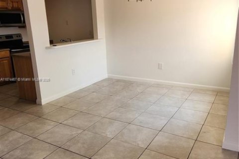 Copropriété à louer à Miami, Floride: 2 chambres, 90.95 m2 № 1920504 - photo 5