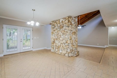 Villa ou maison à louer à Winter Springs, Floride: 4 chambres, 292.27 m2 № 2437253 - photo 4