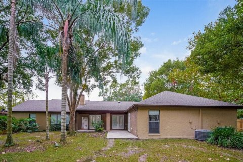 Villa ou maison à louer à Winter Springs, Floride: 4 chambres, 292.27 m2 № 2437253 - photo 16