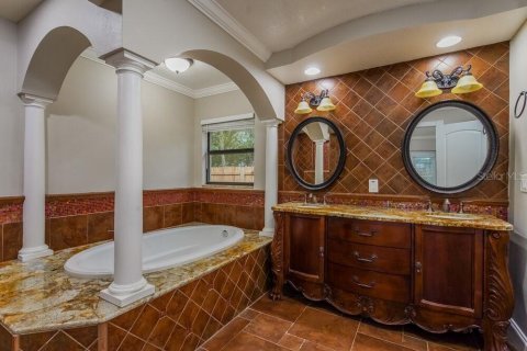 Villa ou maison à louer à Winter Springs, Floride: 4 chambres, 292.27 m2 № 2437253 - photo 8