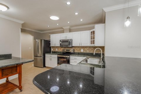 Villa ou maison à louer à Winter Springs, Floride: 4 chambres, 292.27 m2 № 2437253 - photo 5