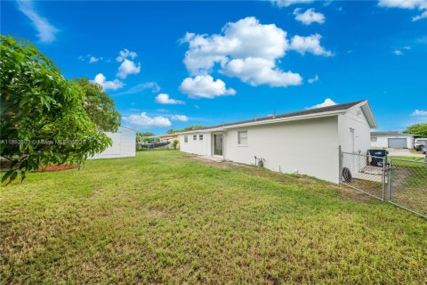 Villa ou maison à vendre à Miami, Floride: 4 chambres, 150.5 m2 № 1955866 - photo 17