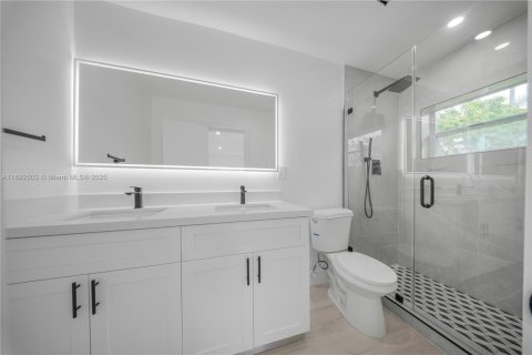 Villa ou maison à vendre à Miami, Floride: 4 chambres, 150.5 m2 № 1955866 - photo 8