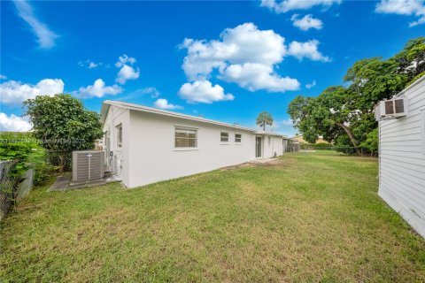 Villa ou maison à vendre à Miami, Floride: 4 chambres, 150.5 m2 № 1955866 - photo 18