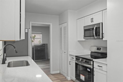 House in Spring Hill, Florida 3 bedrooms, 115.94 sq.m. № 1835187 - photo 14