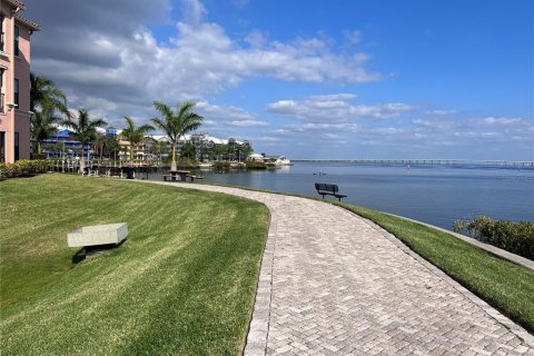 Condo in Clearwater, Florida, 2 bedrooms  № 2214032 - photo 5