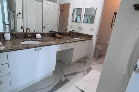 Condo in Clearwater, Florida, 2 bedrooms  № 2214032 - photo 25