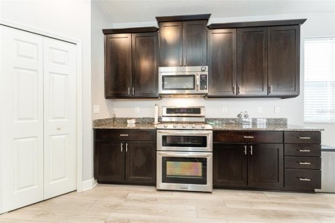 House in Winter Garden, Florida 3 bedrooms, 255.48 sq.m. № 1677848 - photo 14