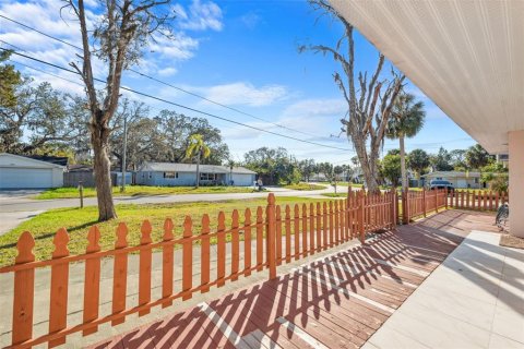 House in New Port Richey, Florida 3 bedrooms, 105.72 sq.m. № 1883480 - photo 7