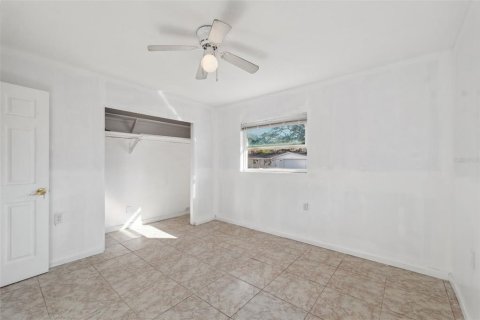 House in New Port Richey, Florida 3 bedrooms, 105.72 sq.m. № 1883480 - photo 16