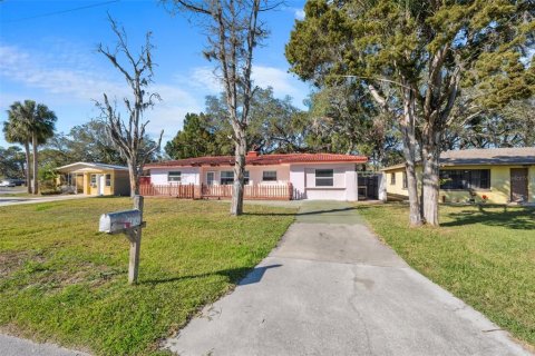 House in New Port Richey, Florida 3 bedrooms, 105.72 sq.m. № 1883480 - photo 5