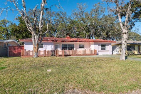 House in New Port Richey, Florida 3 bedrooms, 105.72 sq.m. № 1883480 - photo 2