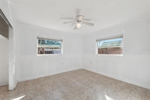 House in New Port Richey, Florida 3 bedrooms, 105.72 sq.m. № 1883480 - photo 17