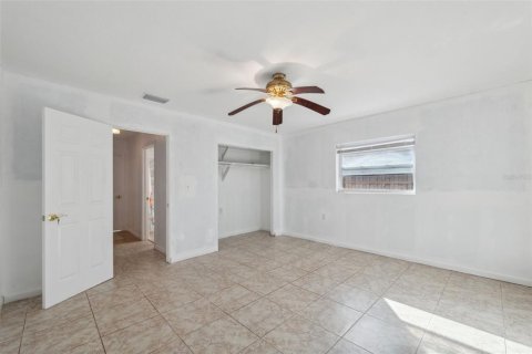 House in New Port Richey, Florida 3 bedrooms, 105.72 sq.m. № 1883480 - photo 19