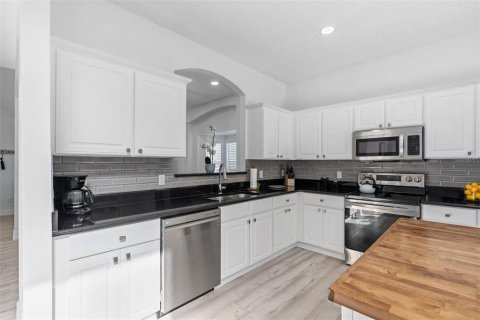 Villa ou maison à vendre à Kissimmee, Floride: 7 chambres, 267.65 m2 № 2287520 - photo 22
