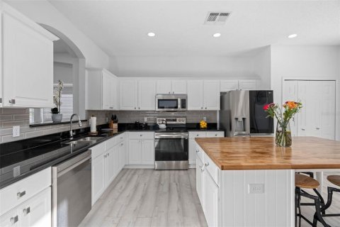 Villa ou maison à vendre à Kissimmee, Floride: 7 chambres, 267.65 m2 № 2287520 - photo 19