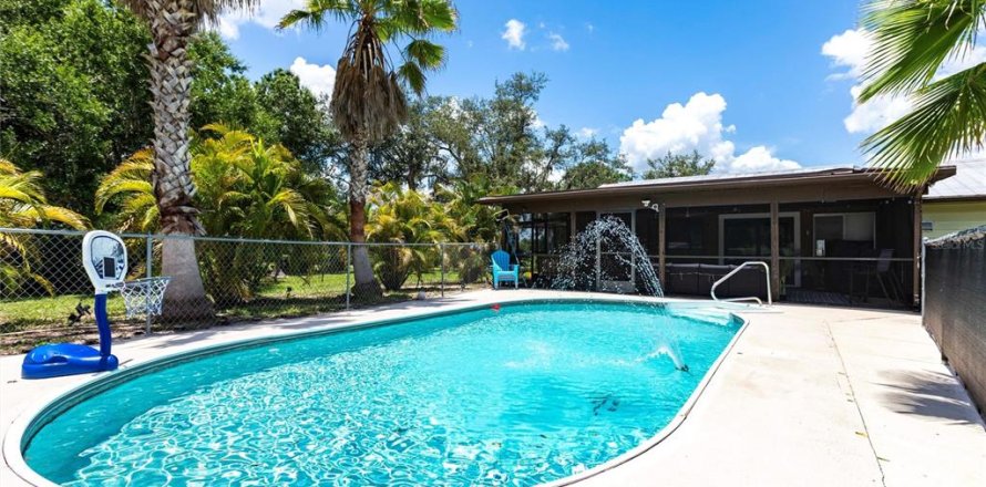 House in Punta Gorda, Florida 3 bedrooms, 108.88 sq.m. № 1787331