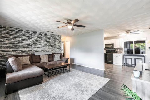 House in Punta Gorda, Florida 3 bedrooms, 108.88 sq.m. № 1787331 - photo 3