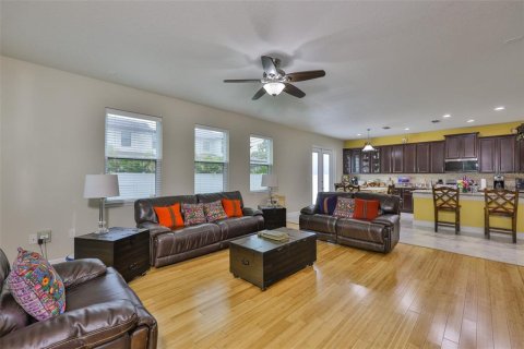 House in Tampa, Florida 3 bedrooms, 206.89 sq.m. № 1805044 - photo 12
