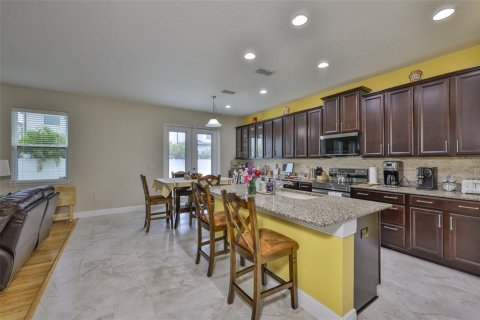 House in Tampa, Florida 3 bedrooms, 206.89 sq.m. № 1805044 - photo 7