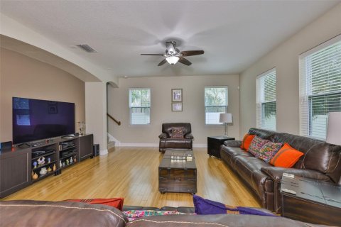 House in Tampa, Florida 3 bedrooms, 206.89 sq.m. № 1805044 - photo 11