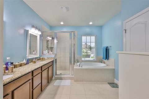 House in Tampa, Florida 3 bedrooms, 206.89 sq.m. № 1805044 - photo 23
