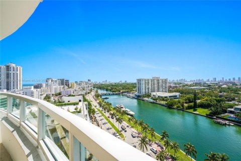 Condominio en venta en Miami Beach, Florida, 2 dormitorios, 144.65 m2 № 1748738 - foto 8