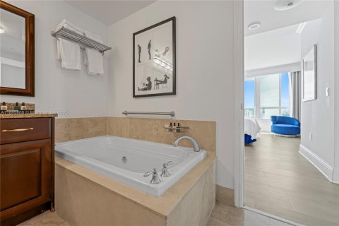 Condominio en venta en Miami Beach, Florida, 2 dormitorios, 144.65 m2 № 1748738 - foto 28