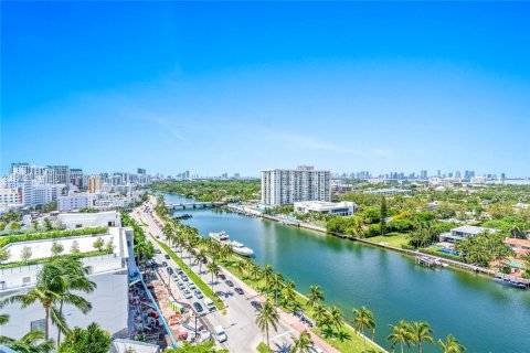 Condominio en venta en Miami Beach, Florida, 2 dormitorios, 144.65 m2 № 1748738 - foto 1