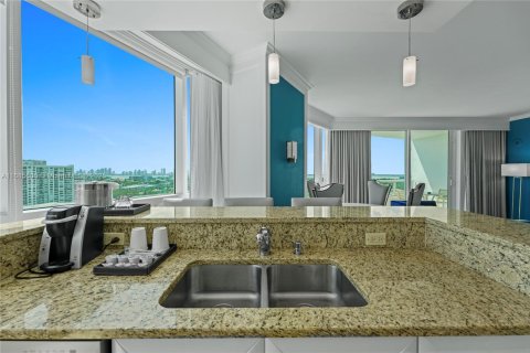 Condominio en venta en Miami Beach, Florida, 2 dormitorios, 144.65 m2 № 1748738 - foto 17