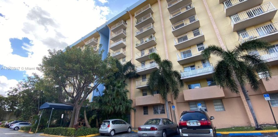Condo in Miami, Florida, 1 bedroom  № 1975068