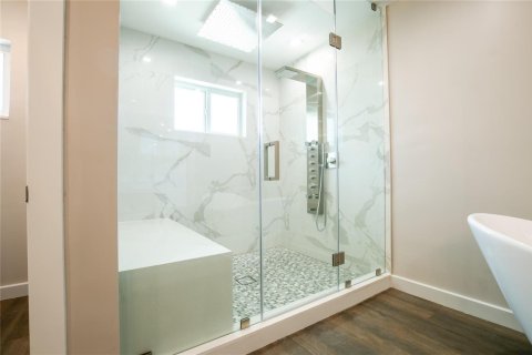 House in Fort Lauderdale, Florida 5 bedrooms, 314.01 sq.m. № 2247032 - photo 24