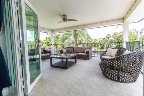 House in Fort Lauderdale, Florida 5 bedrooms, 314.01 sq.m. № 2247032 - photo 18