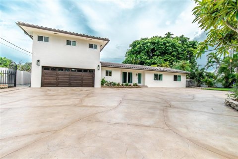 House in Fort Lauderdale, Florida 5 bedrooms, 314.01 sq.m. № 2247032 - photo 5
