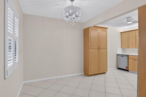 Купить кондоминиум в Бока-Ратон, Флорида 5 комнат, 85.1м2, № 2275406 - фото 4
