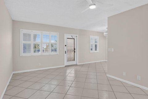 Купить кондоминиум в Бока-Ратон, Флорида 5 комнат, 85.1м2, № 2275406 - фото 10