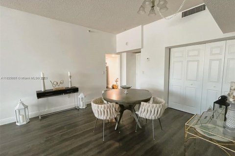 Condo in Aventura, Florida, 2 bedrooms  № 1807666 - photo 3