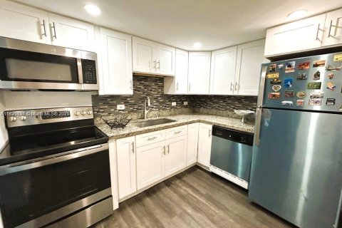 Condo in Aventura, Florida, 2 bedrooms  № 1807666 - photo 14