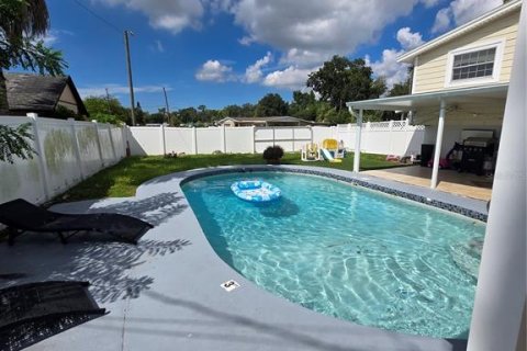 Villa ou maison à vendre à Tampa, Floride: 4 chambres, 220.64 m2 № 2398312 - photo 8