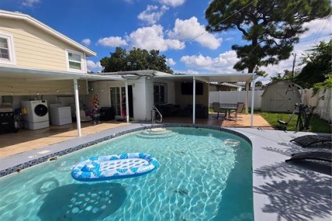Villa ou maison à vendre à Tampa, Floride: 4 chambres, 220.64 m2 № 2398312 - photo 9