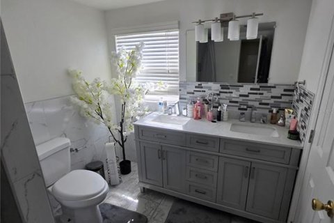 Villa ou maison à vendre à Tampa, Floride: 4 chambres, 220.64 m2 № 2398312 - photo 16