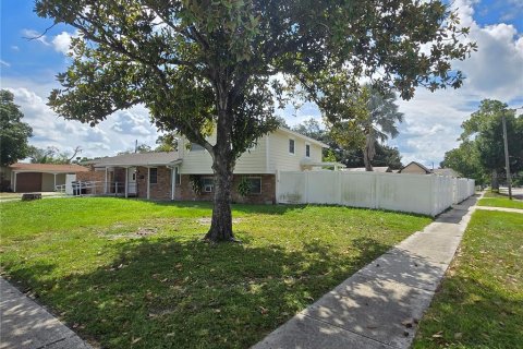 Villa ou maison à vendre à Tampa, Floride: 4 chambres, 220.64 m2 № 2398312 - photo 2
